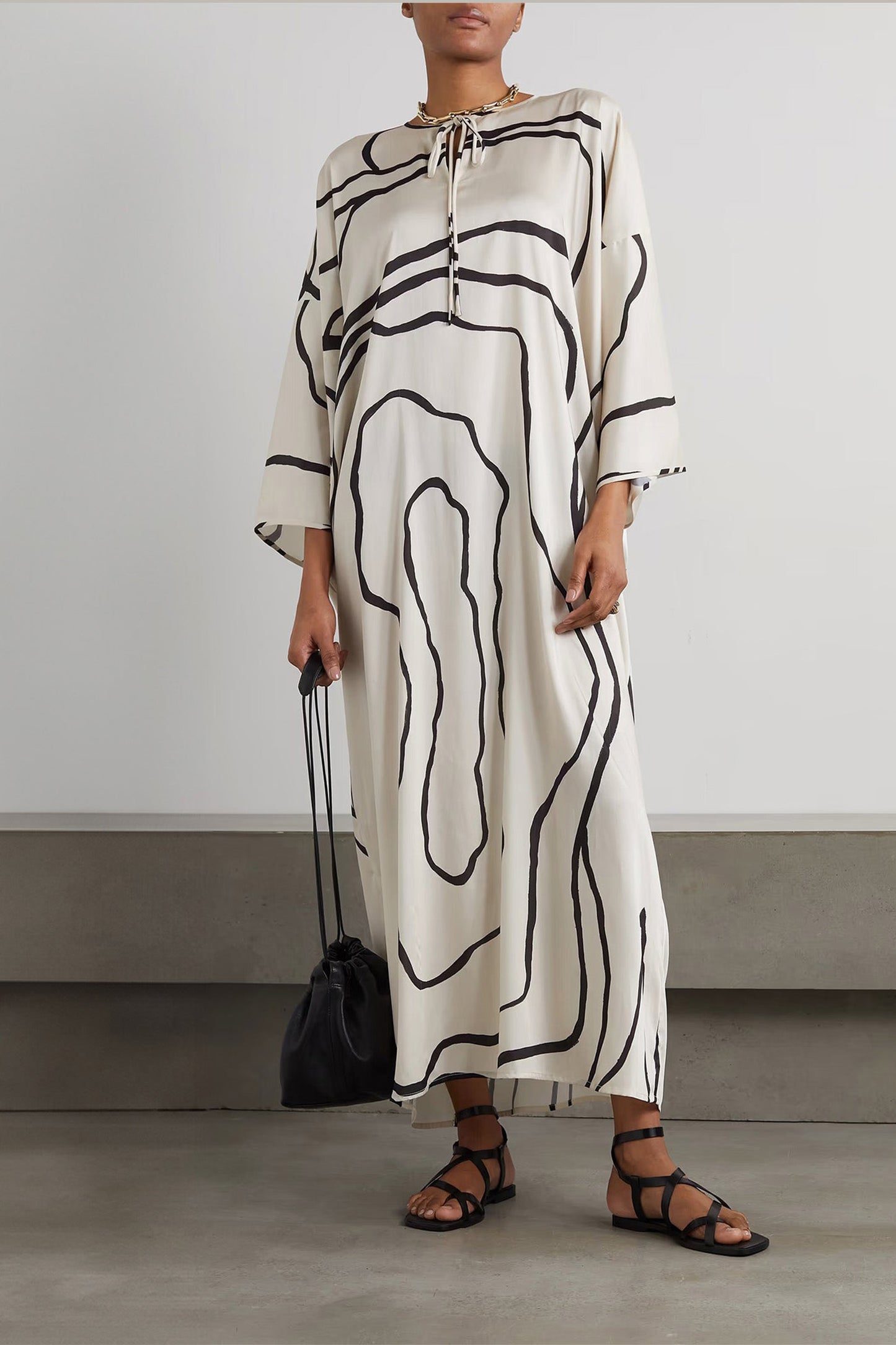 Wavy Wanderlust | Black White Kaftan